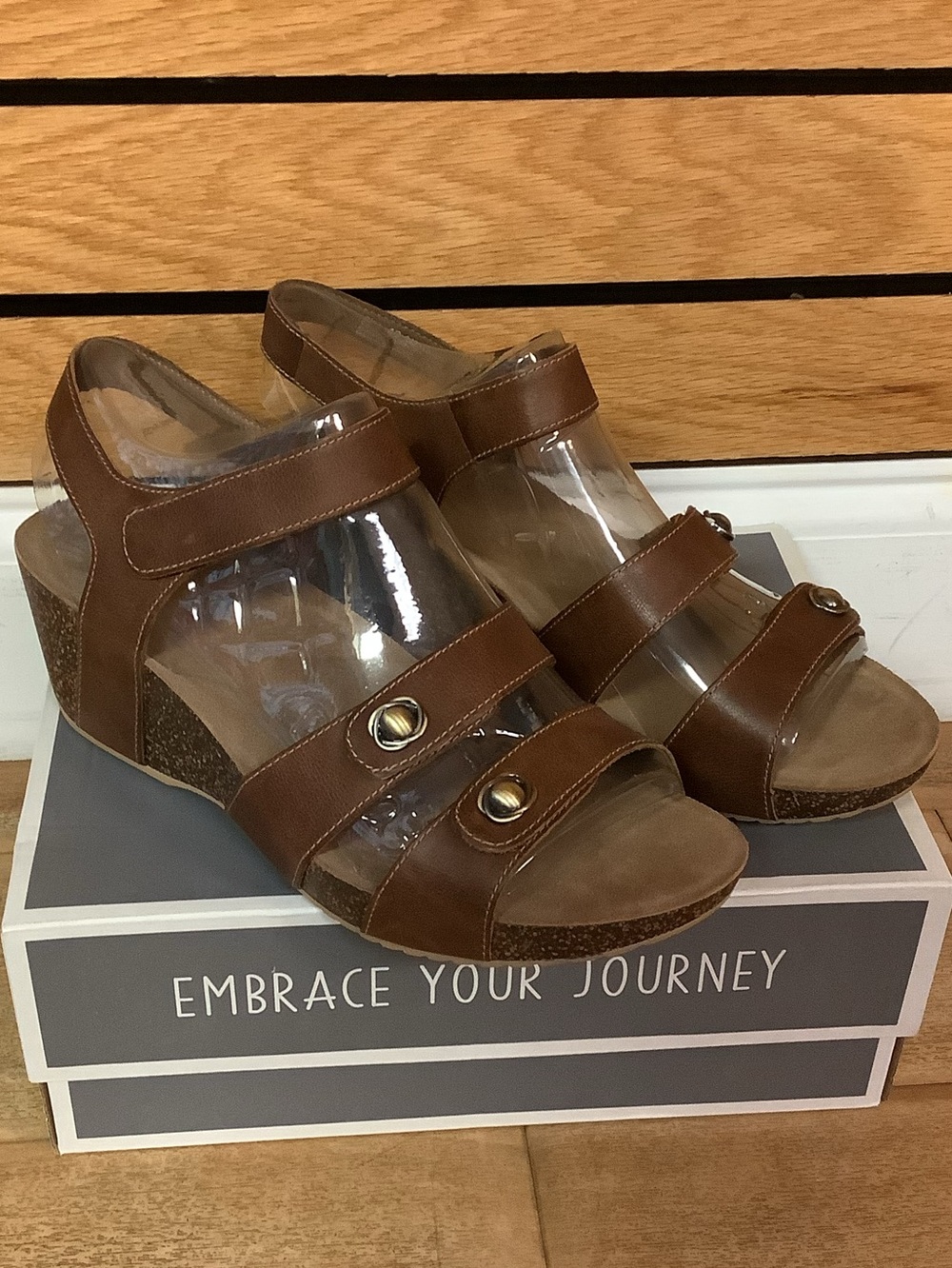 Dansko Women's Savannah Waxy Burnished Tan